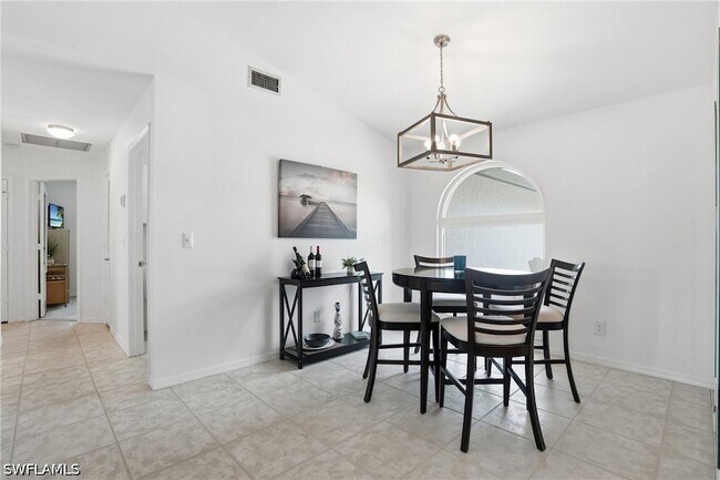 Building Photo - 132 Bordeaux Cir