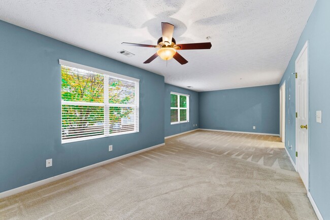 Building Photo - 1202 Par 3 Way