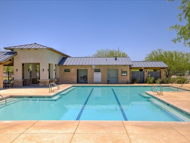 Building Photo - 3 Bedroom 2.5 Bathroom