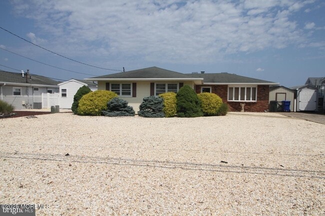 Building Photo - 1936 Merrimac Dr