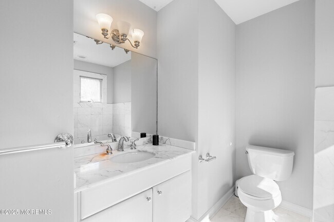 Building Photo - 230 Norwood Ave N