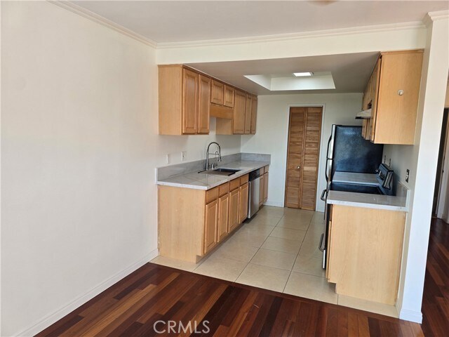 Building Photo - 702 Park Ave