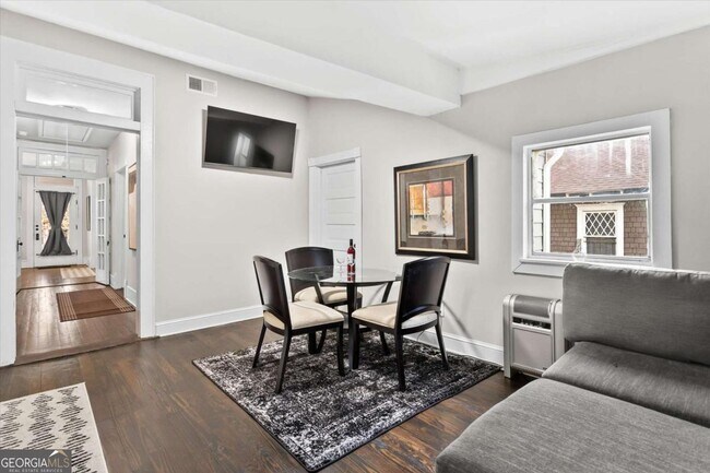 Building Photo - 867 Beecher St SW