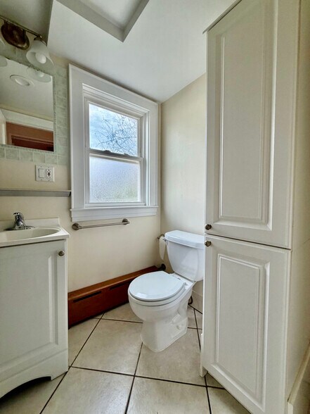 Building Photo - 20 Jervis Rd