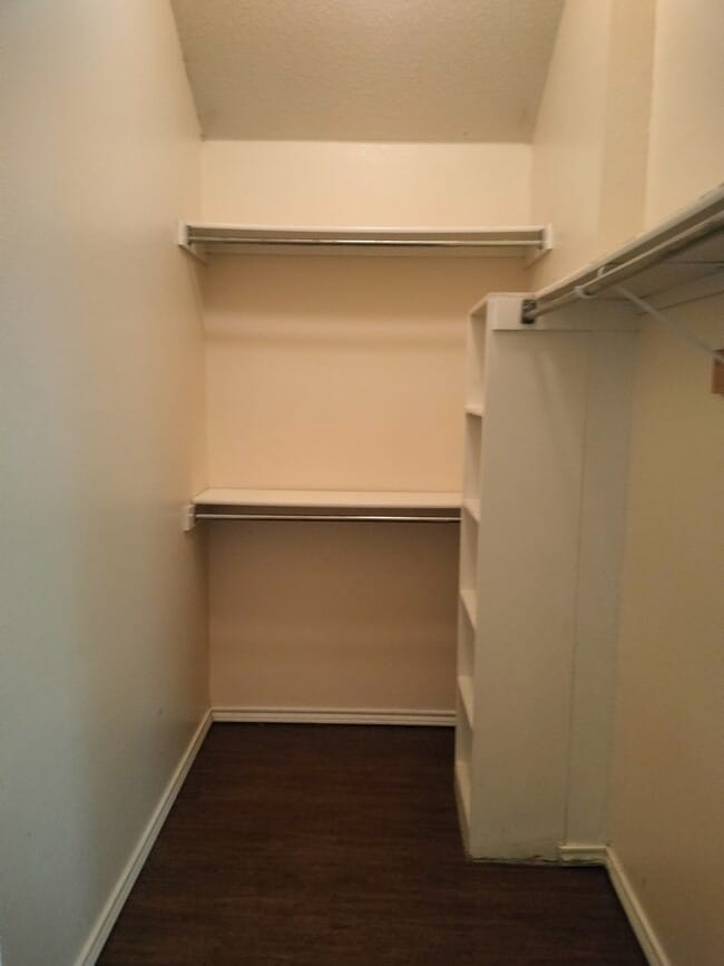 Building Photo - 1888 Helen Ln