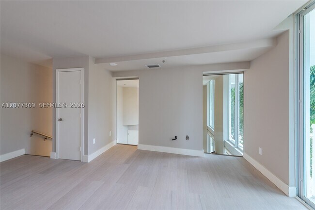 Building Photo - 1428 West Dr