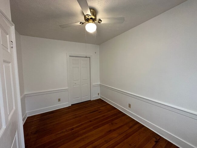 Building Photo - 402 S Cameron St