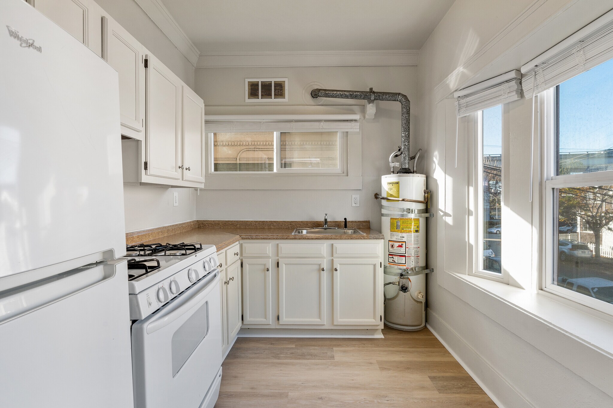 Building Photo - 537 33rd St