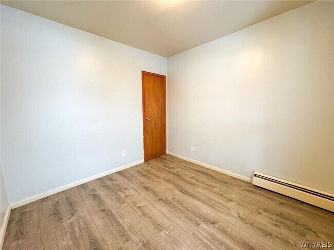 Building Photo - 1953 Falls St