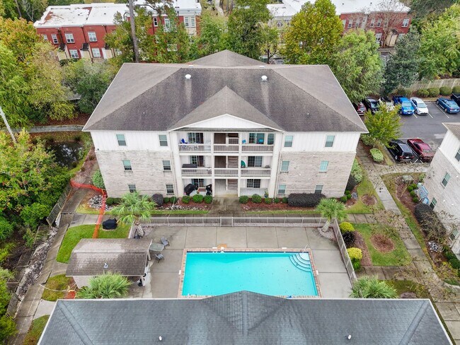 Building Photo - Experience the Heart of It All - at Covil Garden Condominiums!