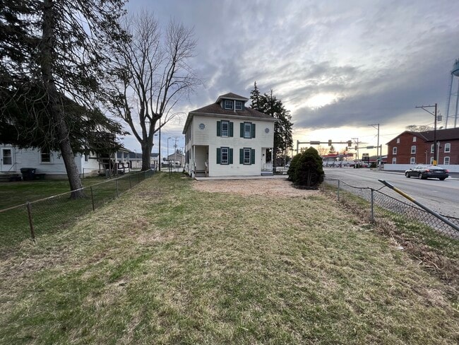 Back Yard - 729 3rd St