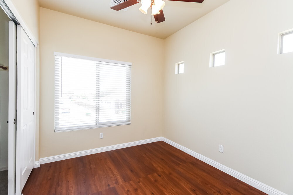 Building Photo - 10022 W Luxton Ln