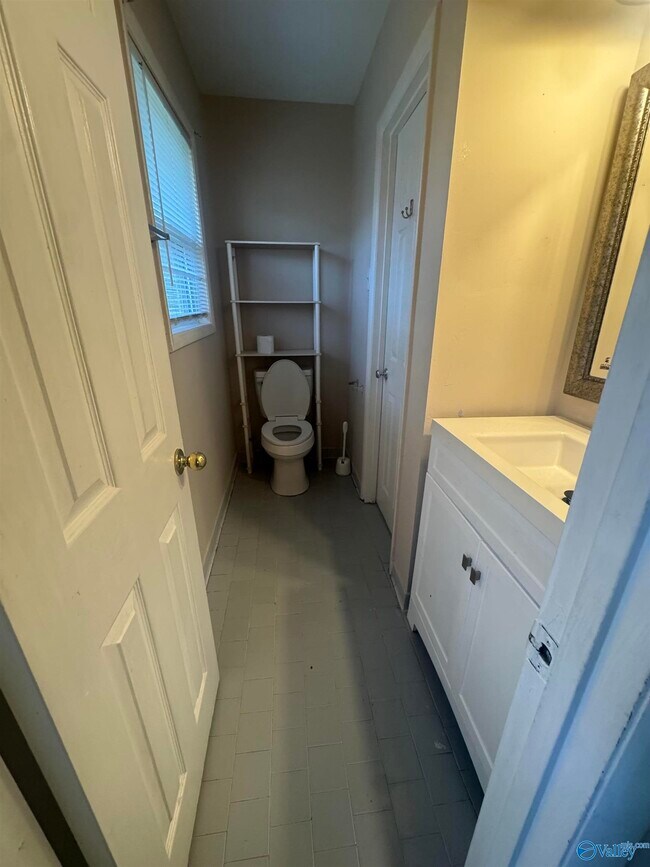 Building Photo - 3918 Binderton Pl SW