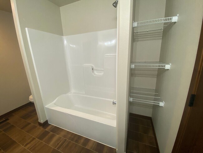 Building Photo - 3-Bed, 3-Bath Single Family Home in Moorhead!