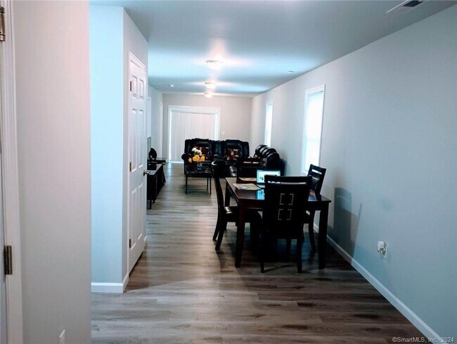 Building Photo - 168 Peabody St