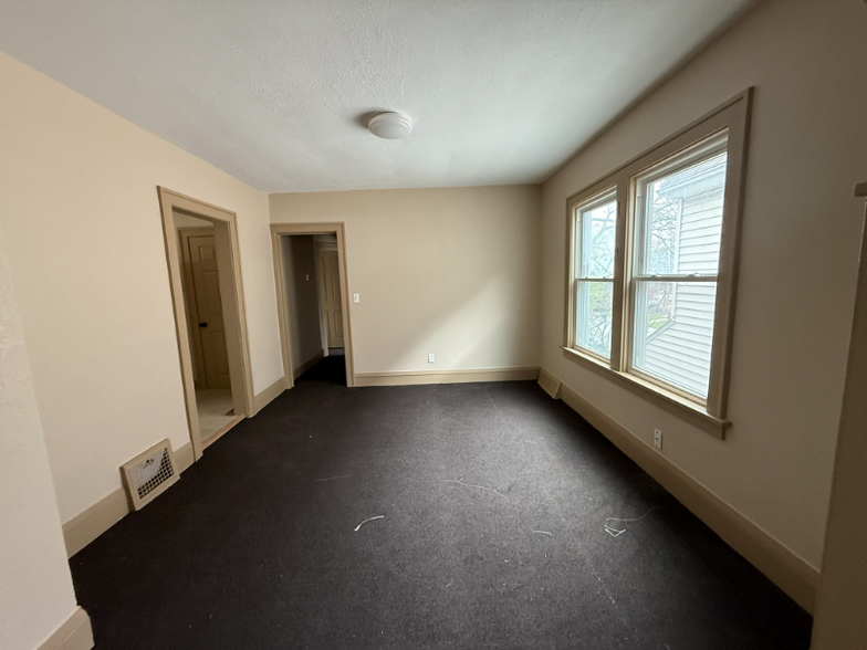 Building Photo - 3147 W 82nd St
