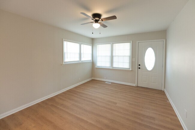 Building Photo - Updated 3 Bed 2 Bath Home in Greensboro