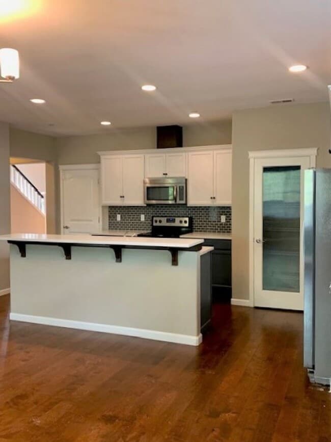 Building Photo - 3 Bedroom Home in Freestone at Bayside