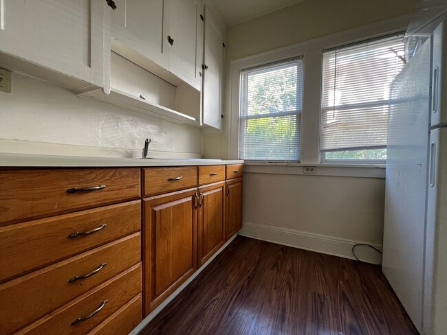 Building Photo - 2196 Lewis Dr