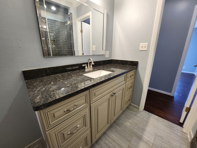 Building Photo - Available Now, PG 4 Bedroom