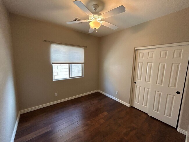 Building Photo - 14527 W Gelding Dr