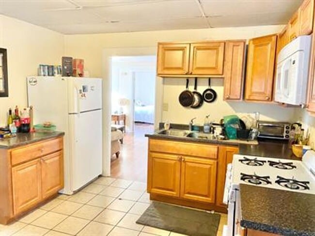 Building Photo - 54 Intervale Ave