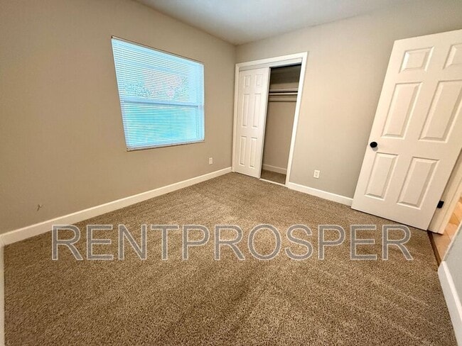 Building Photo - 376 Imperial Dr