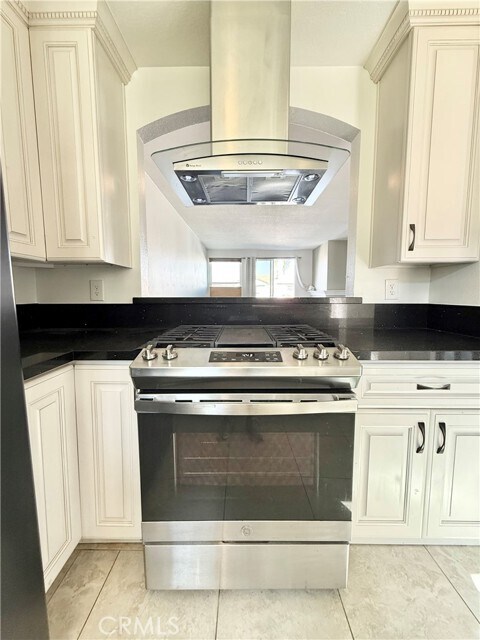Building Photo - 30902 Club House Dr