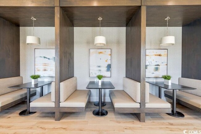 Building Photo - 8840 Henry Rd