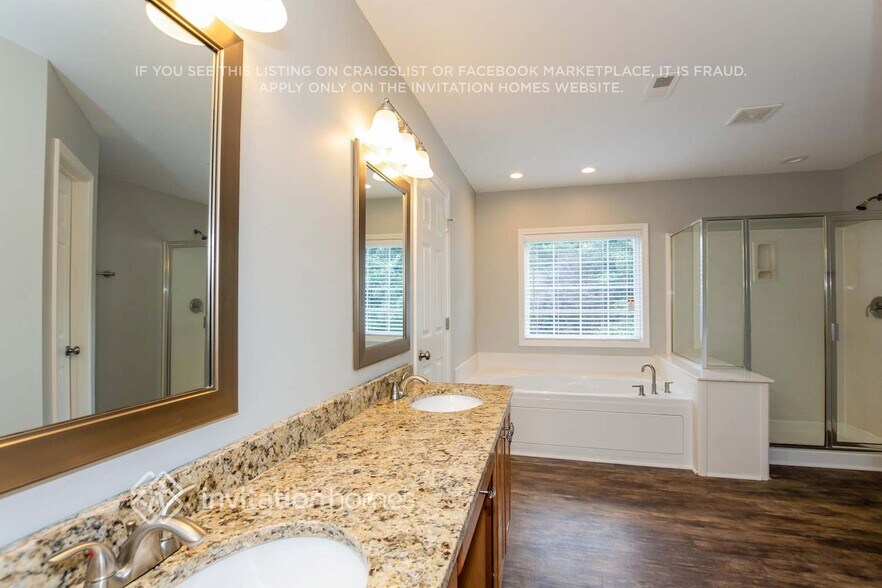 Building Photo - 17136 Knoxwood Dr