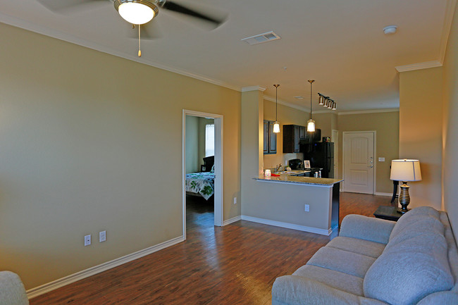 Building Photo - Park Central Apartments - Affordable