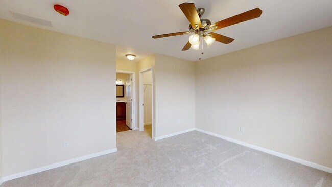 Interior Photo - Timber Wolf and Cates Crossing