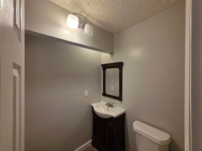 Building Photo - 507 Leicester Ln