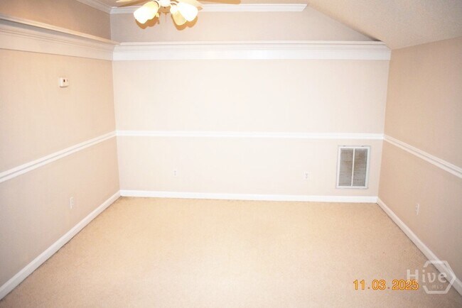 Building Photo - 10 Piper's Pond Ln