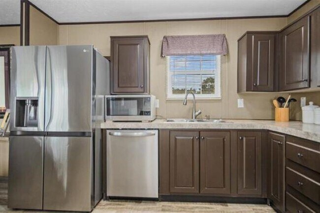 Building Photo - 33847 US-96