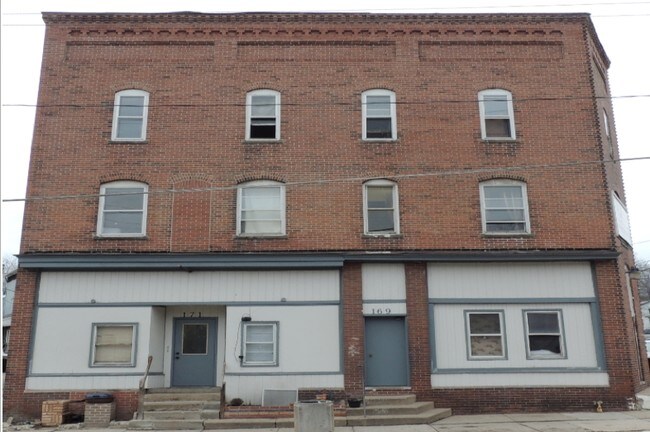 Primary Photo - 169 S Main St