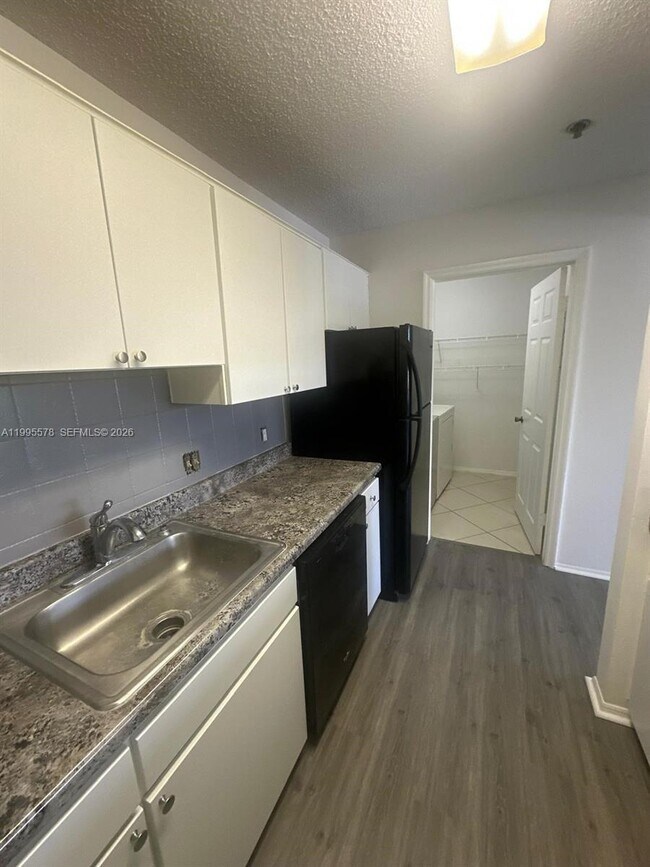 Building Photo - 2303 N Congress Ave