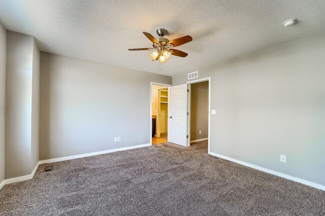 Building Photo - 3 Bedroom single family home in Denver