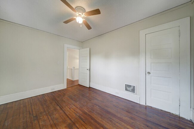 Building Photo - Lovely Two Story, 3 Bedrooms, 2 Bath Home