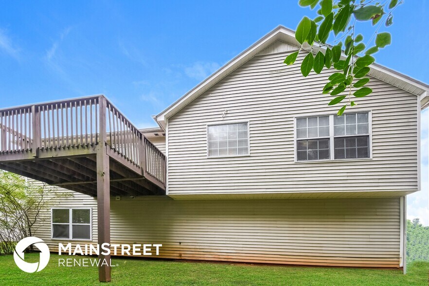 Building Photo - 746 Peteywood Dr