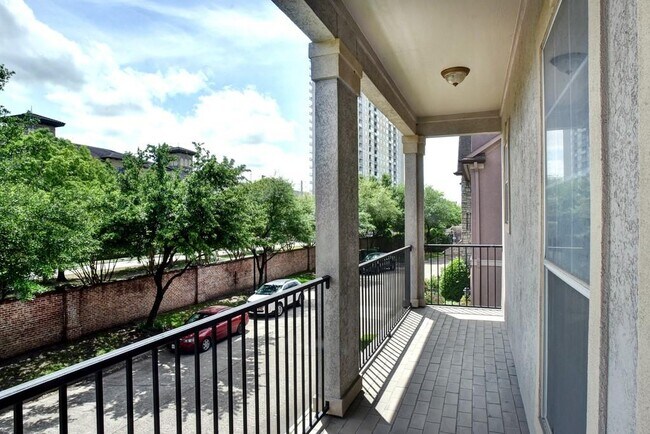 Building Photo - 431 N Gate Stone