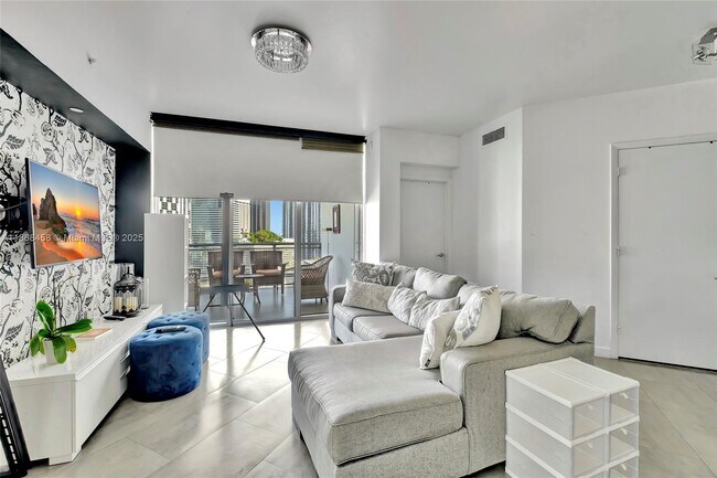 Building Photo - 350 S Miami Ave