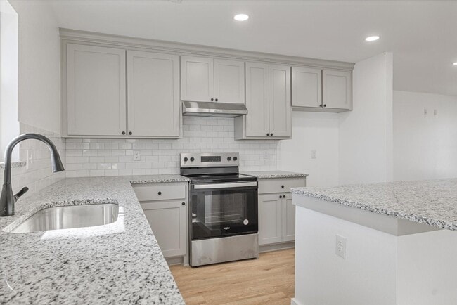 Building Photo - 311 Church St