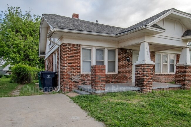 Building Photo - 1609 NE 18th St