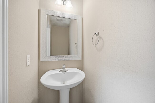 Building Photo - 8813 Elm Drake Ln