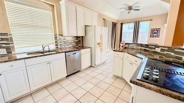 Building Photo - 9312 Vista Cir