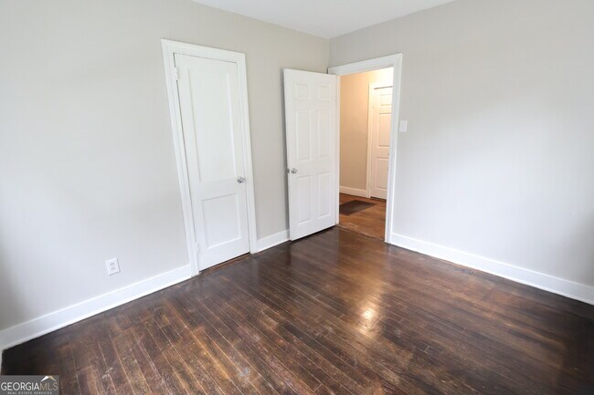 Building Photo - 829 Matheson Rd