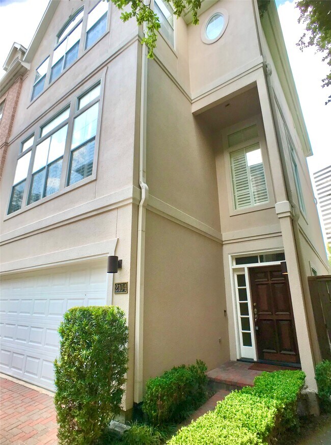 Building Photo - 2104 Bancroft Ln