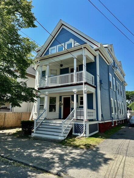 Building Photo - 55 Estes St