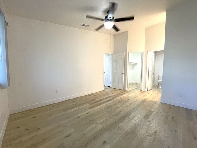 Building Photo - AVAILABLE NOW! 2 Bed 2 Bath Condo in Bermuda Dunes!